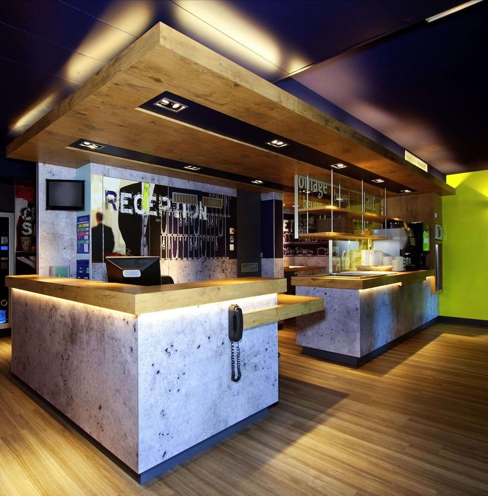韦利济宜必思经济酒店 韦利济·维拉库布莱 外观 照片